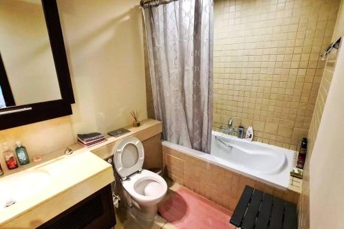 Koupelna v ubytování Lovely and specious 1 bedroom in Downtown Dubai