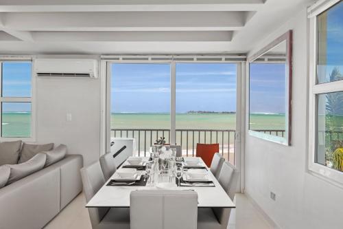 Posezení v ubytování Amapola SeaSide Beach Front Apartment