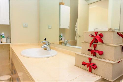 Koupelna v ubytování Stunning 3 Bedroom luxury villa on Las Colinas Golf Resort