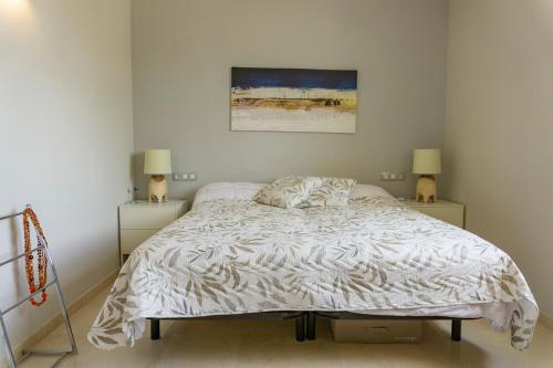 Postel nebo postele na pokoji v ubytování Stunning 3 Bedroom luxury villa on Las Colinas Golf Resort