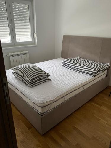 Krevet ili kreveti u jedinici u okviru objekta Cool Apartments with FREE PARKING