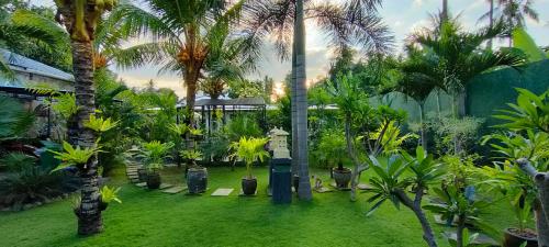 Gambar di galeri bagi Rumah TONTON, Charming cottage in a pop-art atmosphere di Kubutambahan