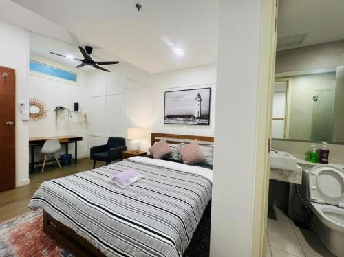 Ліжко або ліжка в номері Mont Kiara 163 Mall (The Ooak) Private Room