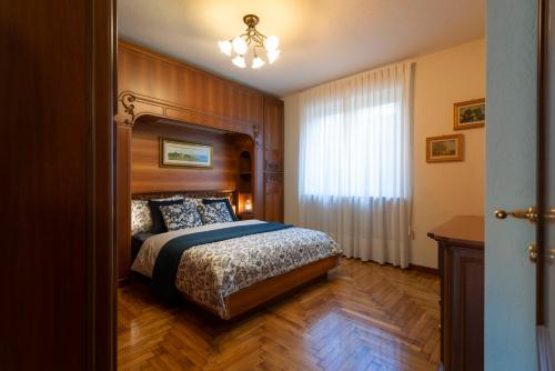 Katil atau katil-katil dalam bilik di Villa Mara - Aosta - 200 mq - WiFi - Jacuzzi - Parcheggio - Giardino