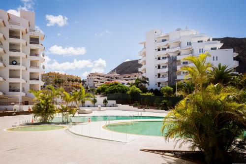 GO2TENERIFE Apart'Cala Pool & Beach at 5 mins
