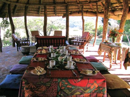 A restaurant or other place to eat at Sigurwana Lodge