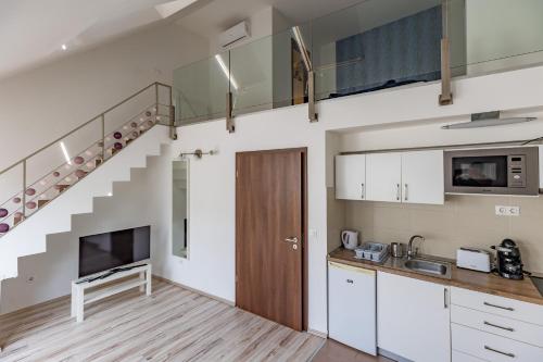 PRTR Apartment w/ FREE parking 1083 Budapest, 6 Práter utca kép - 3