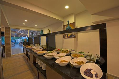 Makanan di atau berdekatan hotel