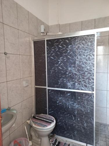 Ett badrum på Aluguel de loft mobiliado em Cuiabá