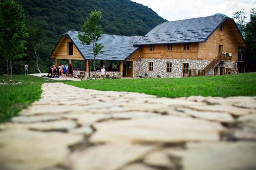 Photo de la galerie de l'établissement Outdoor resort TaraSport, à Foča