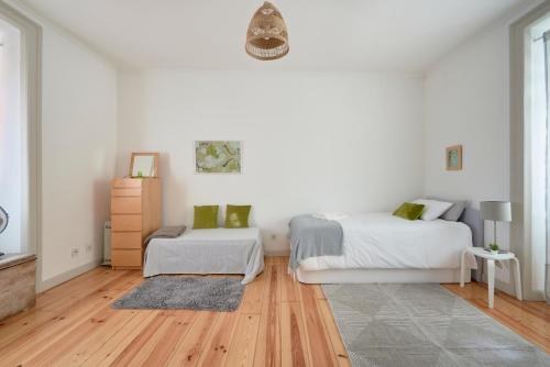 Sunny Apartment with balcony!