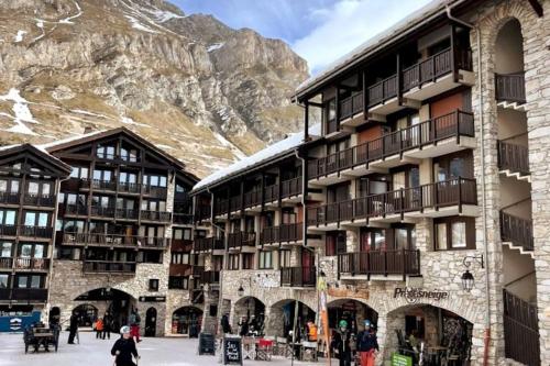 Central 3 bedroom chalet with balcony