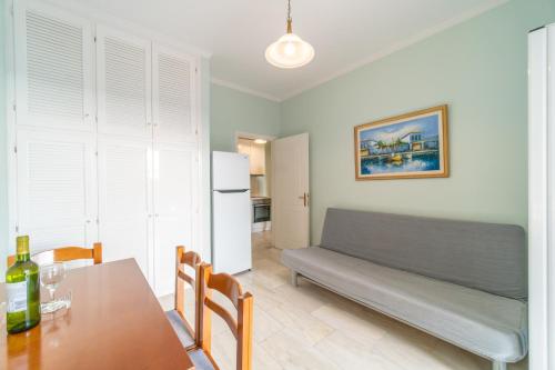 Η κουζίνα ή μικρή κουζίνα στο St Nicholas B2 Beach 1 Bedroom I