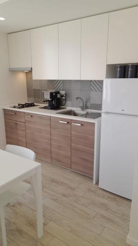 Η κουζίνα ή μικρή κουζίνα στο BARBARA Classy Apartment 102