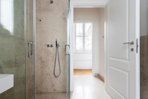 A bathroom at Fifty Eight Suite Milan Santo Stefano