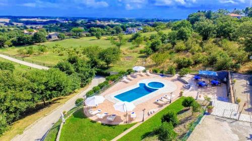 Lake View Luxury Villa and Pool