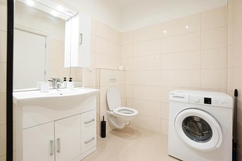 Apartment in the central area. 5 minute's walk to the Danube.