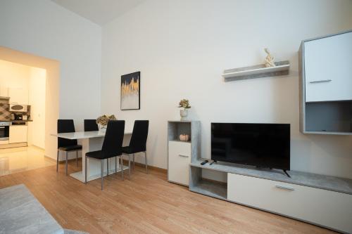 Apartment in the central area. 5 minute's walk to the Danube.