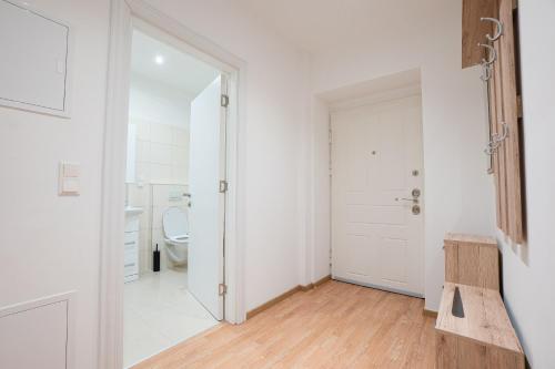 Bilik mandi di Apartment in the central area. 5 minute's walk to the Danube.