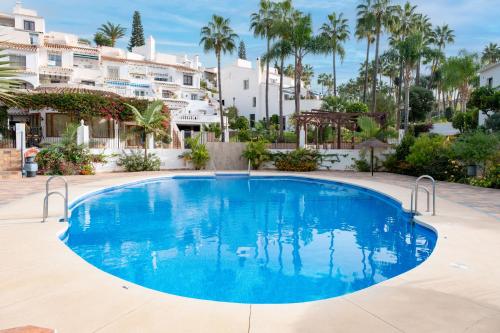 Bazén v ubytování Las Palmas 2a El Oasis Capistrano nebo v jeho okolí