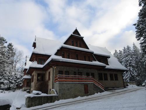 Hotel Dwór Karolówka durante el invierno