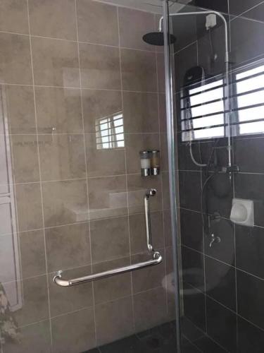 Bilik mandi di Sofiamuslim Homestay Putrajaya- Near Alamanda Mall & Federal Government Administrative Centre Kompleks ABCDEF