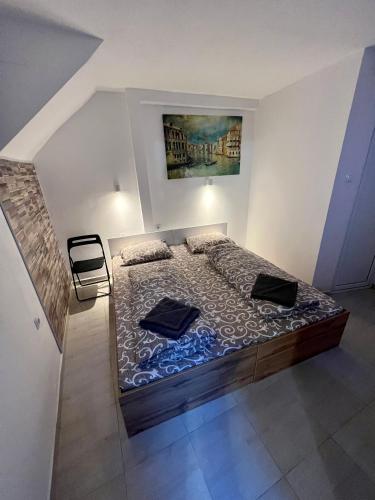 The rainbow 1 & free motorcycle parking