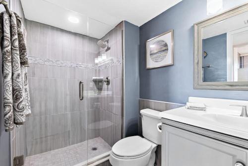Ένα μπάνιο στο Relax and Chill Beachside Condo