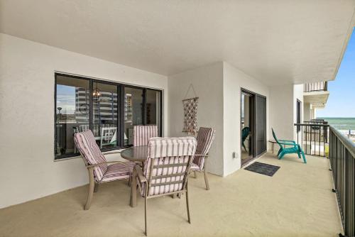 Μπαλκόνι ή βεράντα στο Relax and Chill Beachside Condo
