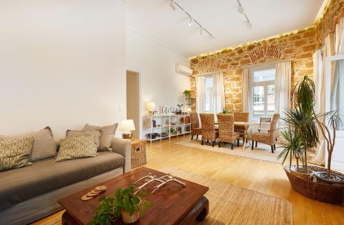 Chloe Boutique Apartments Plaka