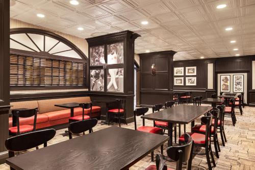 Restoran atau tempat lain untuk makan di Holiday Inn Boston - Cambridge Area by IHG