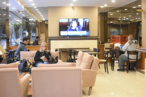 Tetamu yang menginap di Ritz Hotel Mendoza