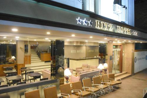 Ruang duduk di Ritz Hotel Mendoza