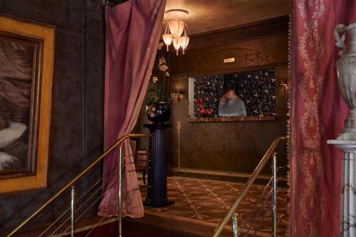 Ulysses, an Ash Hotel Image