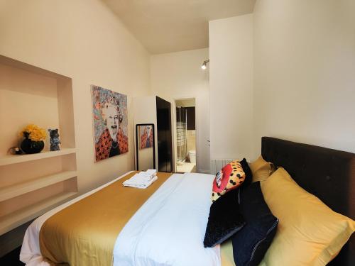 Designed Apartment 2 Bedrooms, 2 Baths in Milan Center - WiFi, AC, steps from Subway M1 and M2, Central Station and Airport connected with Self Check In photo 19