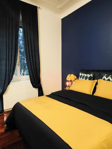Designed Apartment 2 Bedrooms, 2 Baths in Milan Center - WiFi, AC, steps from Subway M1 and M2, Central Station and Airport connected with Self Check In photo 17