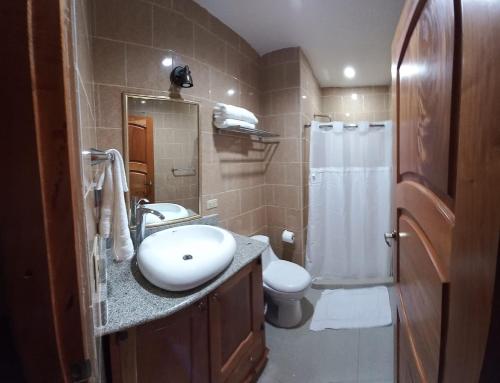Bilik mandi di GRAN HOTEL VICTORIA