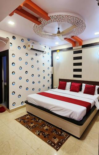 Katil atau katil-katil dalam bilik di Hotel Satpura Safari