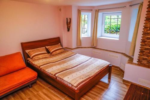 Top Center Apartment 2