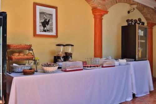 サントロペにあるHôtel Playaの白いテーブル