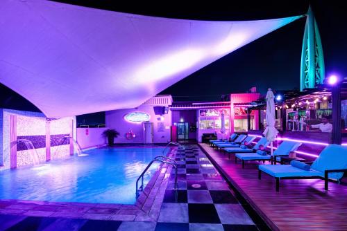 Mercure Gold Hotel Jumeirah Dubai by Accor Image