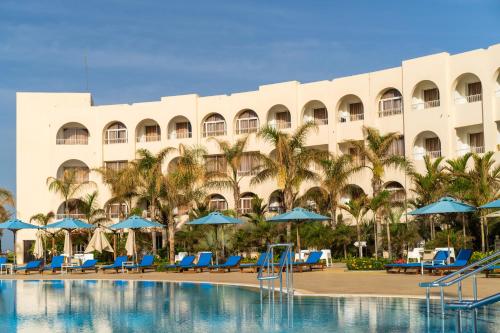 La alberca dentro o cerca de Khayam Garden Beach Resort & Spa