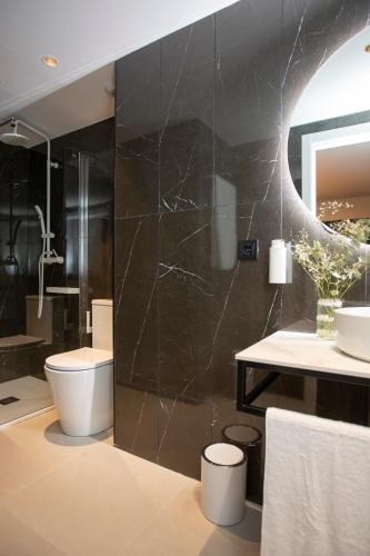 Neobeds - Stylish modern 1BR Apt Near Old Town & Steps from Turia Park photo 53