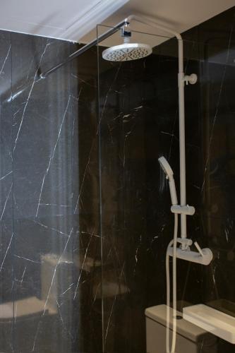 Neobeds - Stylish modern 1BR Apt Near Old Town & Steps from Turia Park photo 45