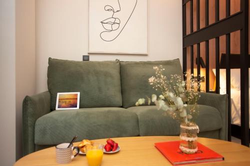 Neobeds - Stylish modern 1BR Apt Near Old Town & Steps from Turia Park photo 62