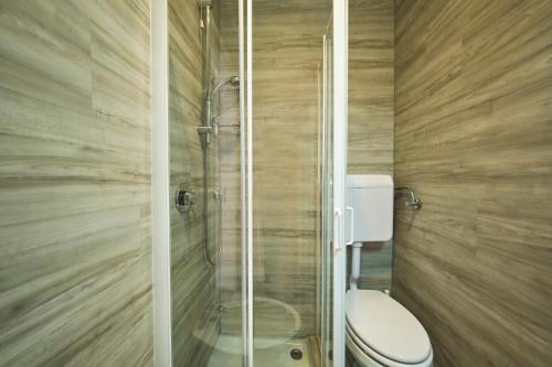 Bilik mandi di HOTEL VITTORIA