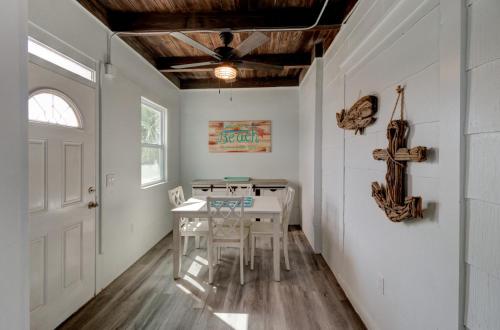 Fotografie z fotogalerie ubytování 5 bed 4 bath pool table fire pit walk to beach v destinaci Daytona Beach