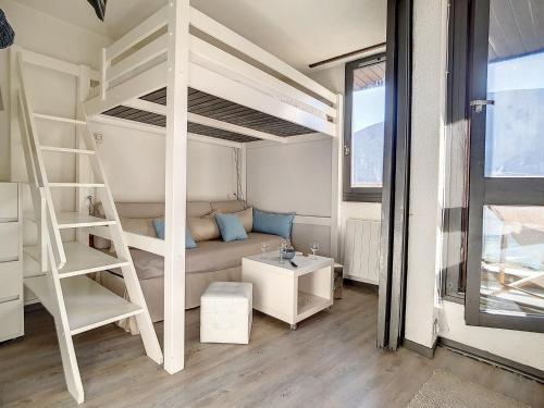 Appartement rénové 2 pièces, balcon, proche pistes - FR-1-344-927