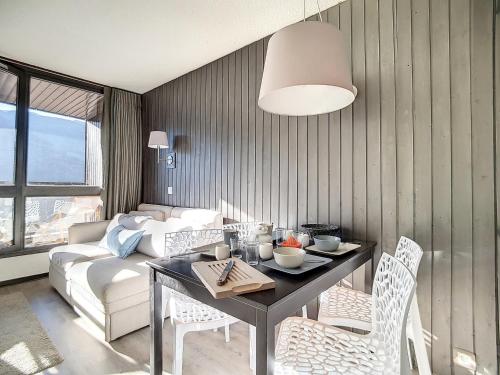 Appartement rénové 2 pièces, balcon, proche pistes - FR-1-344-927