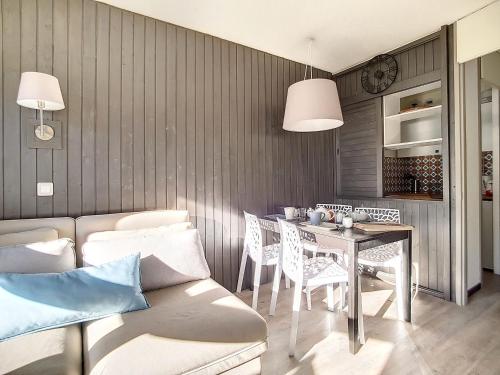 Appartement rénové 2 pièces, balcon, proche pistes - FR-1-344-927